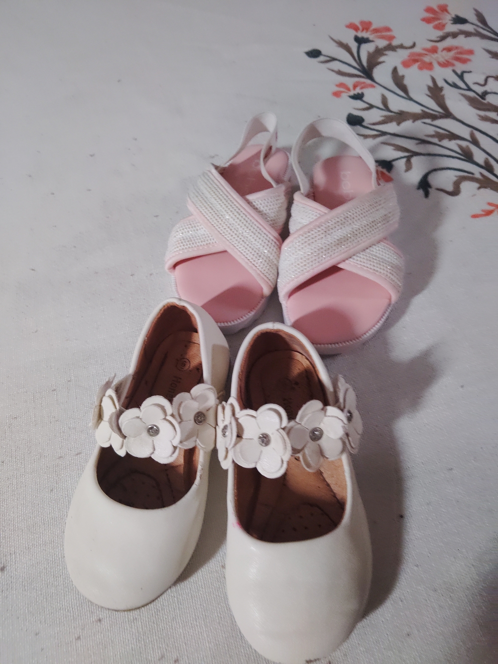 bebe Girls White Floral Mary Janes & Pink Crisscross Sandals